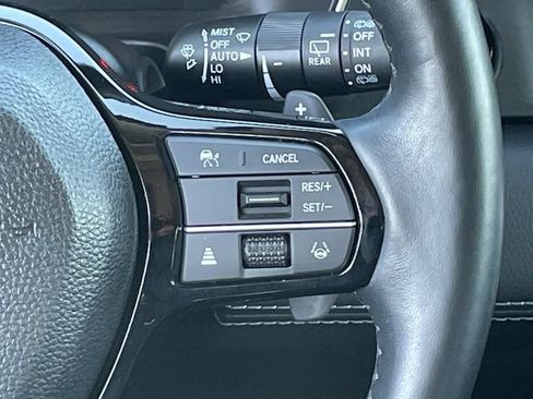 Used 2025 Honda Pilot Elite image 15