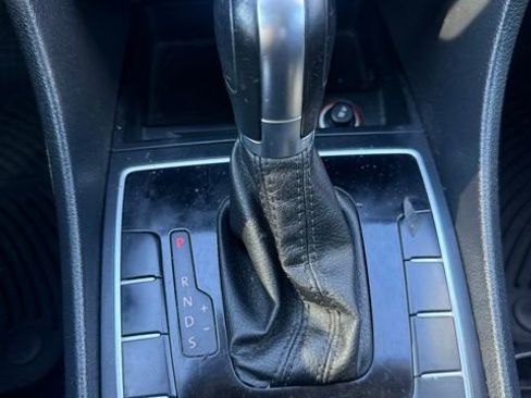 Used 2018 Volkswagen Passat 2.0T R-Line w/ R-Line Lighting Package image 25