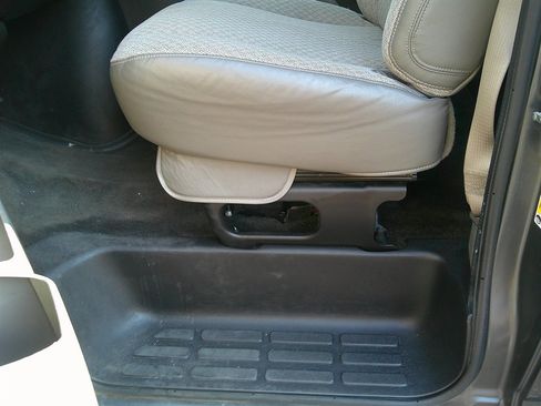 Used 2017 Chevrolet Express 3500 LT w/ LT Preferred Equipment Group image 11