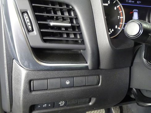 Used 2023 Nissan Rogue SV image 14