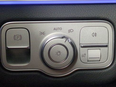 Used 2024 Mercedes-Benz GLE 350 4MATIC w/ Driver Assistance Package image 30