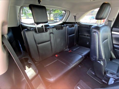Used 2018 Toyota Highlander XLE AWD/4WD image 33