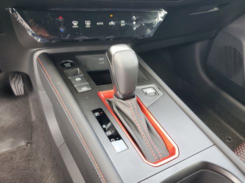 New 2025 Nissan Kicks SR image 25