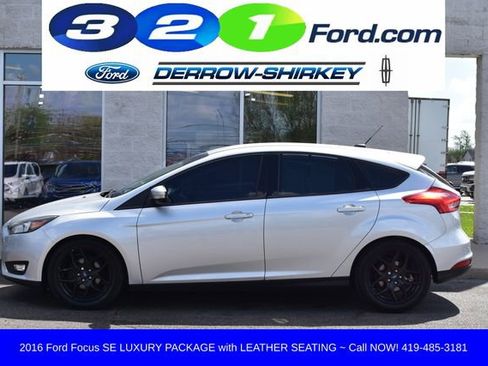 Used 2016 Ford Focus SE w/ Equipment Group 201A FWD image 2