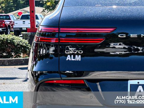 Used 2024 Genesis Electrified GV70 Advanced image 12