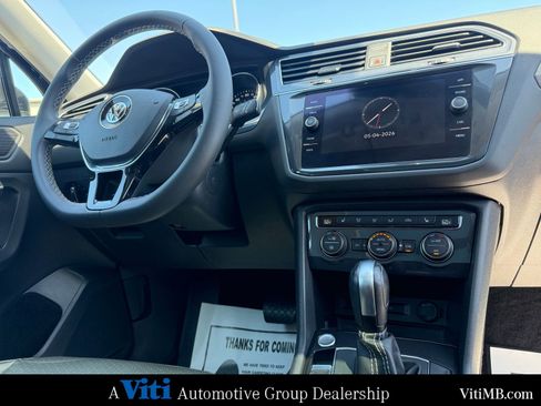 Used 2021 Volkswagen Tiguan SE AWD/4WD image 30