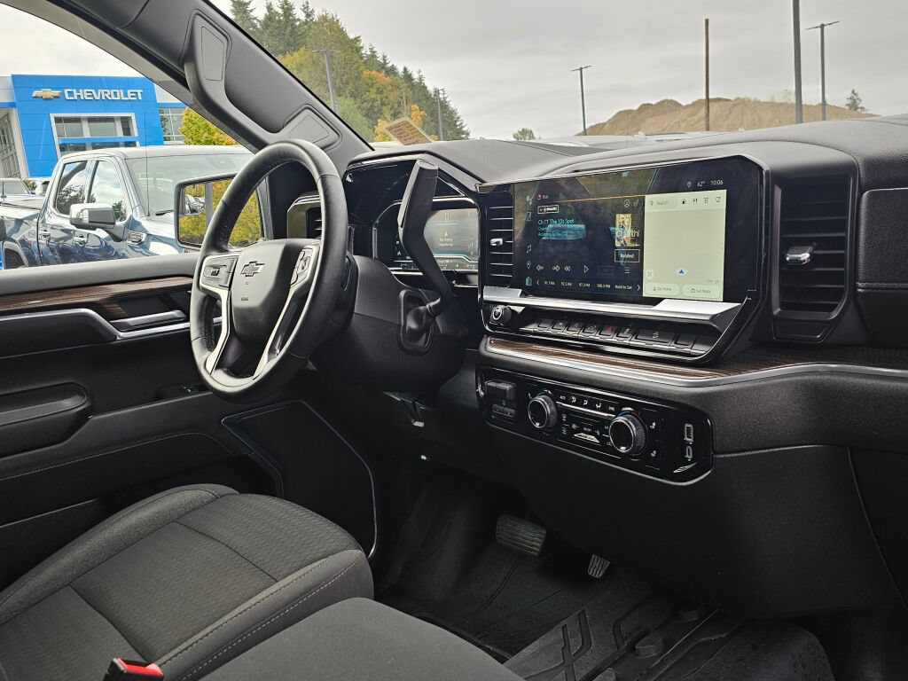 Certified 2023 Chevrolet Silverado 1500 RST w/ Z71 Off-Road Package AWD/4WD image 32