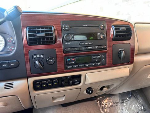 Used 2005 Ford F350 Lariat AWD/4WD image 18