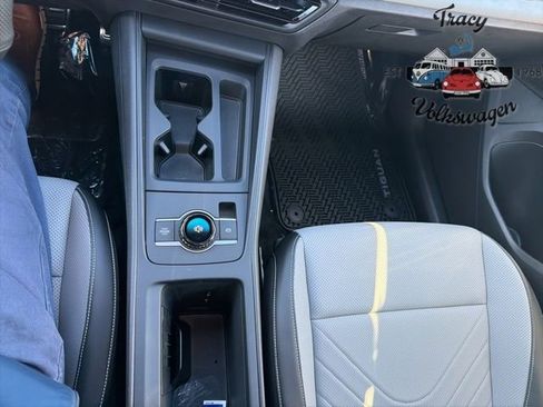 New 2025 Volkswagen Tiguan SE R-Line image 11