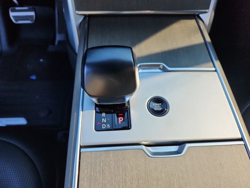 New 2026 Land Rover Range Rover SV image 16