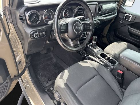 Used 2020 Jeep Gladiator Sport AWD/4WD image 11