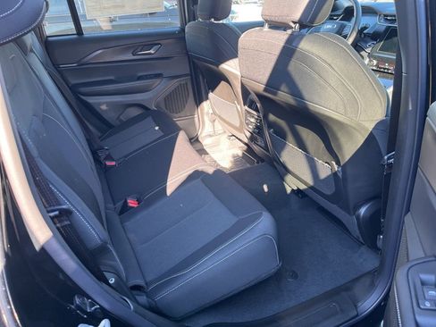 New 2025 Jeep Grand Cherokee Laredo X image 10