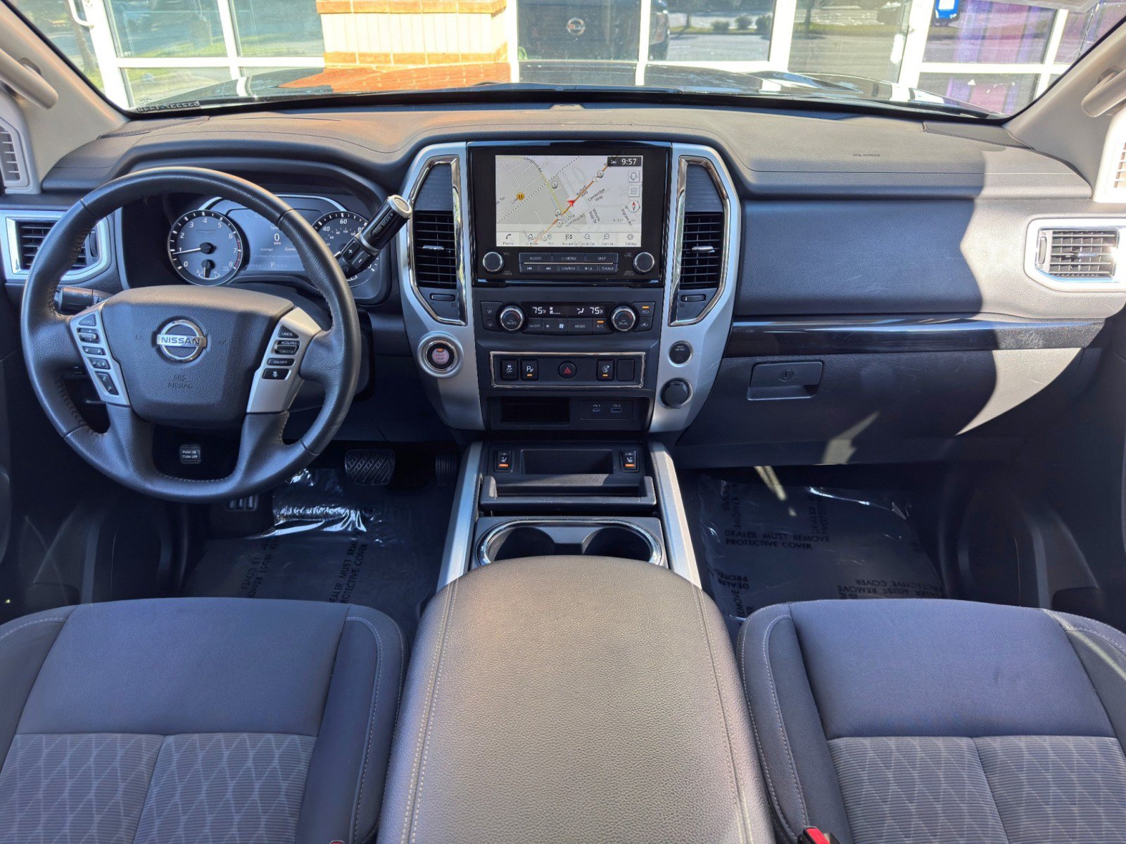 Used 2021 Nissan Titan SV w/ SV Convenience Package RWD image 10