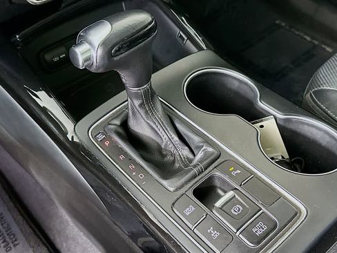 Used 2019 Kia Sorento SX image 19