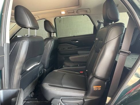 Certified 2024 Nissan Pathfinder SL w/ SL Premium Package FWD image 17