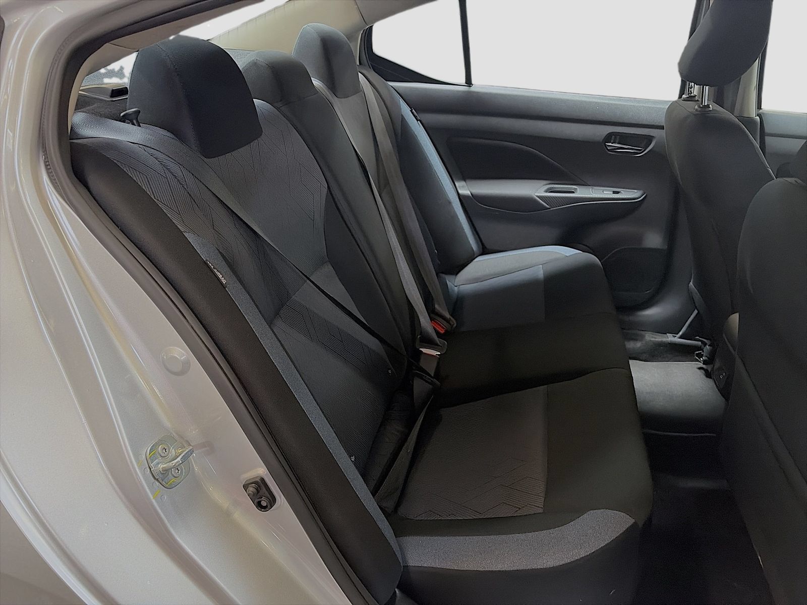 Used 2025 Nissan Versa SV FWD image 24