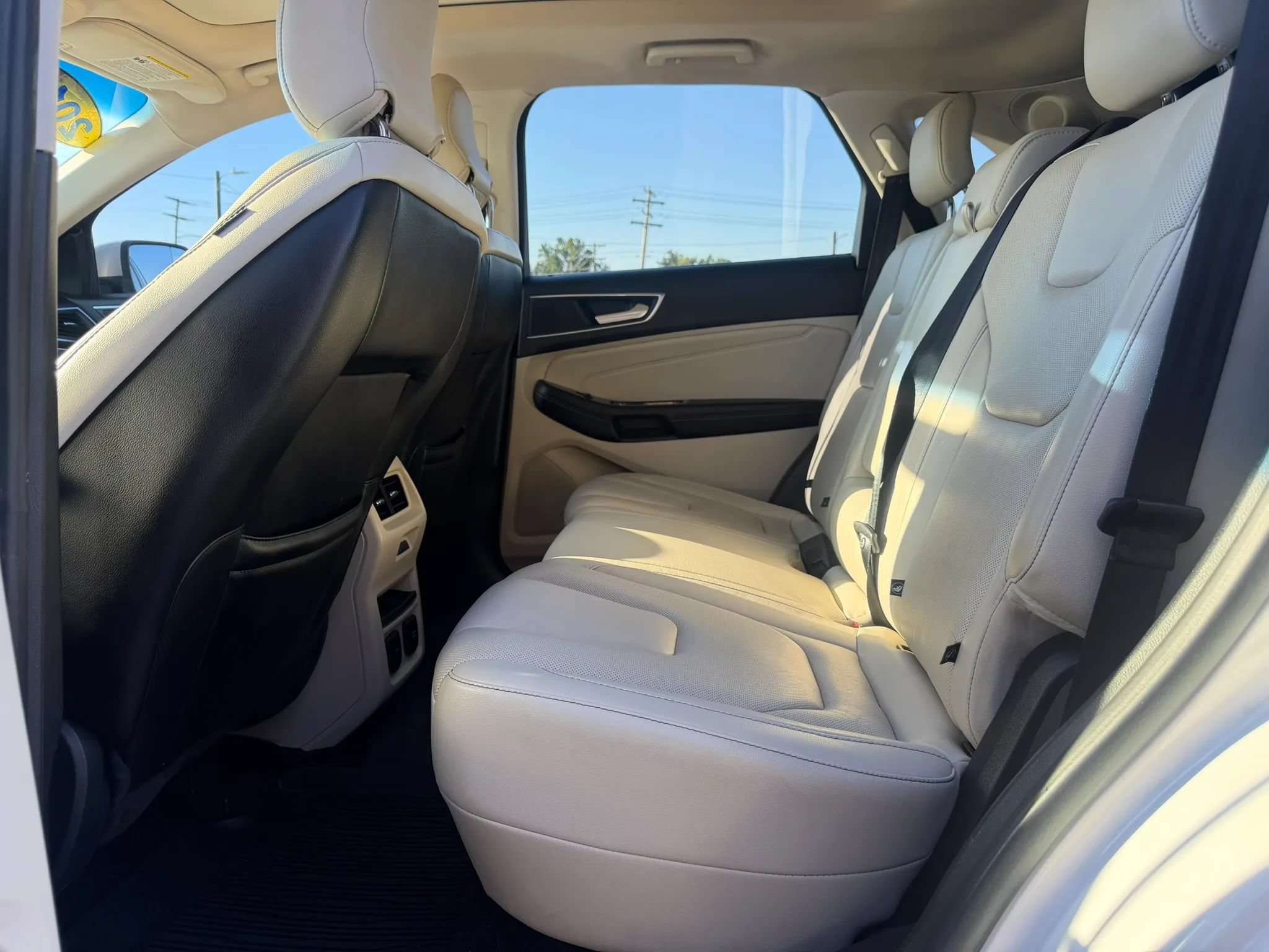Used 2018 Ford Edge Titanium w/ Equipment Group 301A FWD image 14