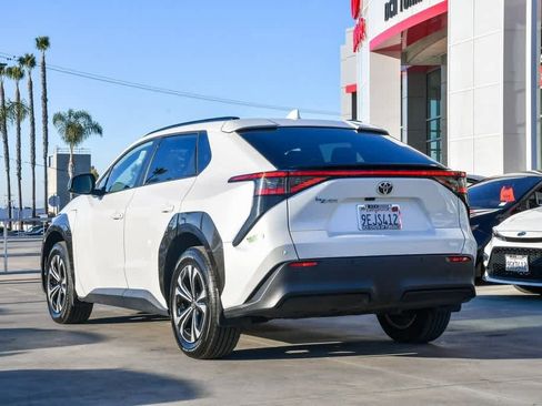 Used 2023 Toyota bZ4X XLE image 9