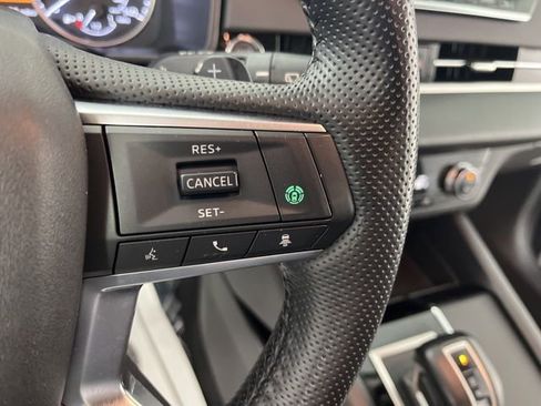 Used 2024 Mitsubishi Outlander SE image 21