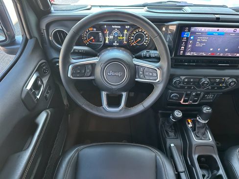 Used 2024 Jeep Wrangler Unlimited Sahara w/ Safety Group AWD/4WD image 15