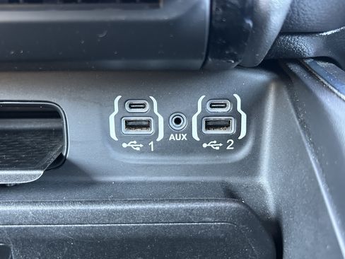 Used 2020 RAM 1500 Laramie AWD/4WD image 28