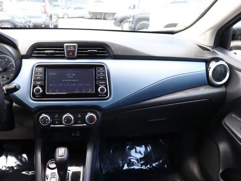 Used 2025 Nissan Versa SV FWD image 18