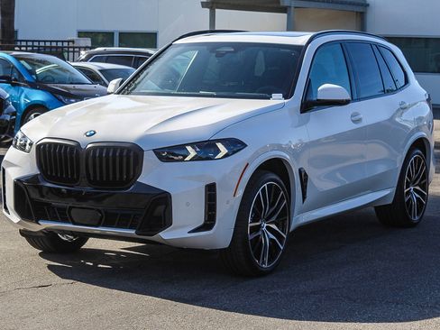 New 2026 BMW X5 sDrive40i w/ M Sport Package image 3