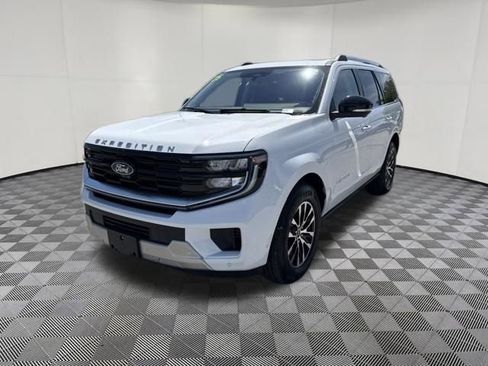 Used 2025 Ford Expedition Platinum AWD/4WD image 13