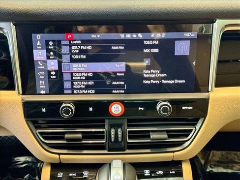 Used 2026 Porsche Macan AWD/4WD image 15