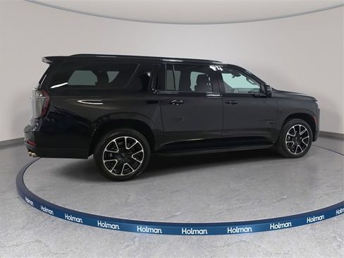 Used 2025 Chevrolet Suburban RST w/ Comfort Package image 6