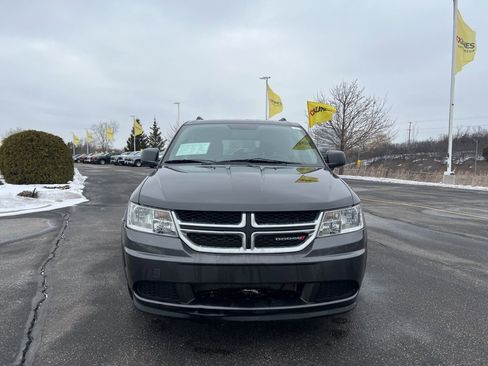 Used 2016 Dodge Journey SE image 2