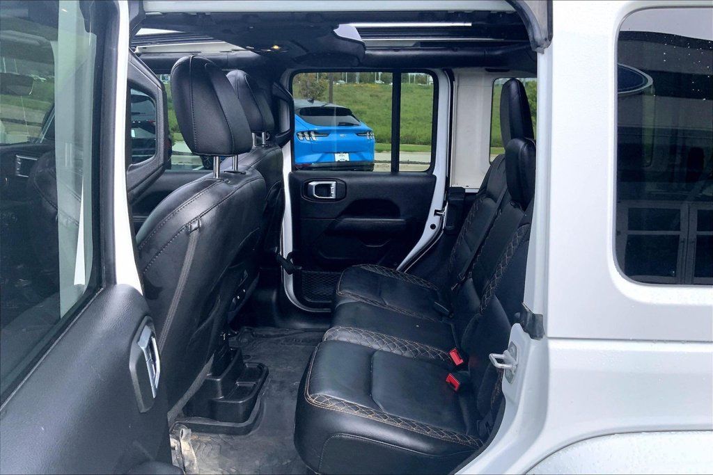Used 2021 Jeep Wrangler Unlimited Sahara AWD/4WD image 11