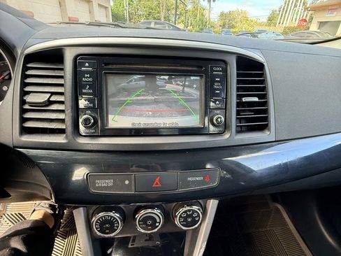 Used 2017 Mitsubishi Lancer ES image 10