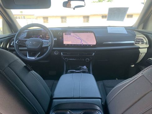 Certified 2025 Chevrolet Traverse LT w/ Midnight/Sport Edition image 19