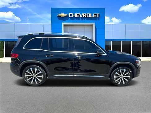 Used 2021 Mercedes-Benz GLB 250 image 2