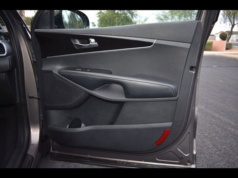 Used 2019 Kia Sorento LX image 36