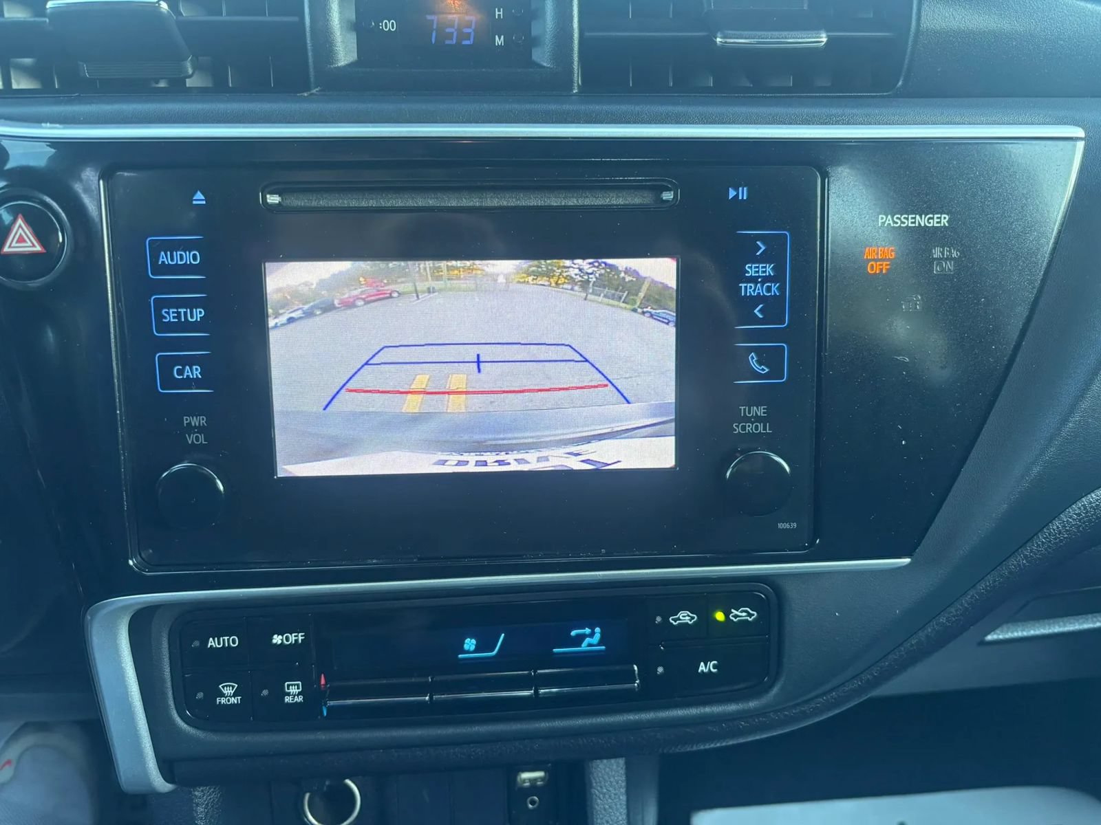 Used 2017 Toyota Corolla LE FWD image 19