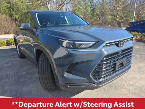 Used 2024 Toyota Grand Highlander XLE image 10