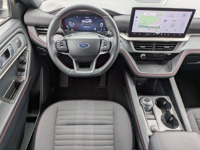 Used 2026 Ford Explorer ST-Line w/ ST-Line Street Pack RWD image 16