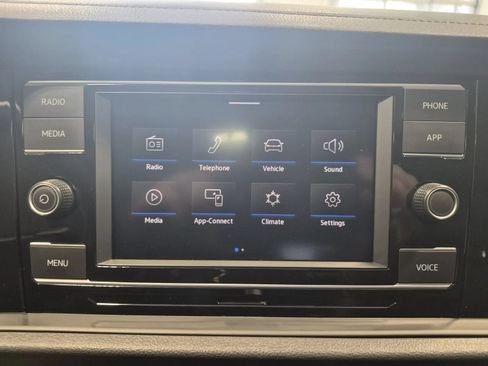 Used 2021 Volkswagen Jetta SE FWD image 30