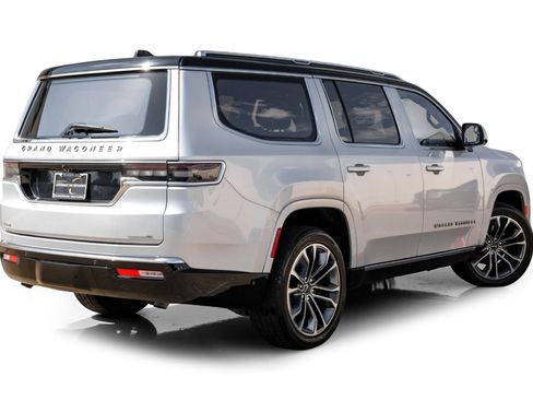 Used 2022 Jeep Grand Wagoneer Series III w/ Flexible Seating Group AWD/4WD image 8
