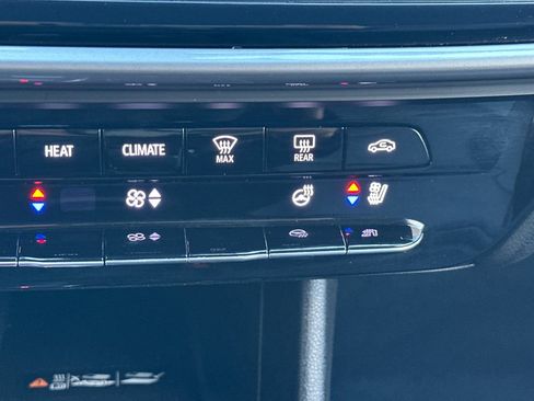 Used 2022 Chevrolet Bolt EUV Premier w/ Super Cruise Package image 29