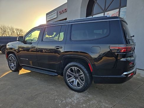Used 2024 Jeep Wagoneer Series II AWD/4WD image 6