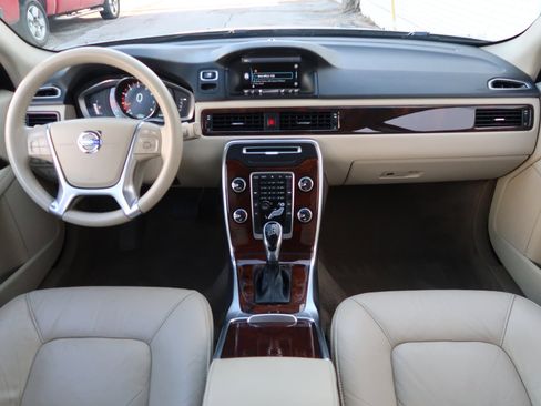 Used 2014 Volvo XC70 3.2 image 11