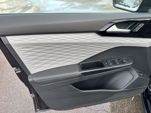 Used 2024 Volkswagen Taos S image 18