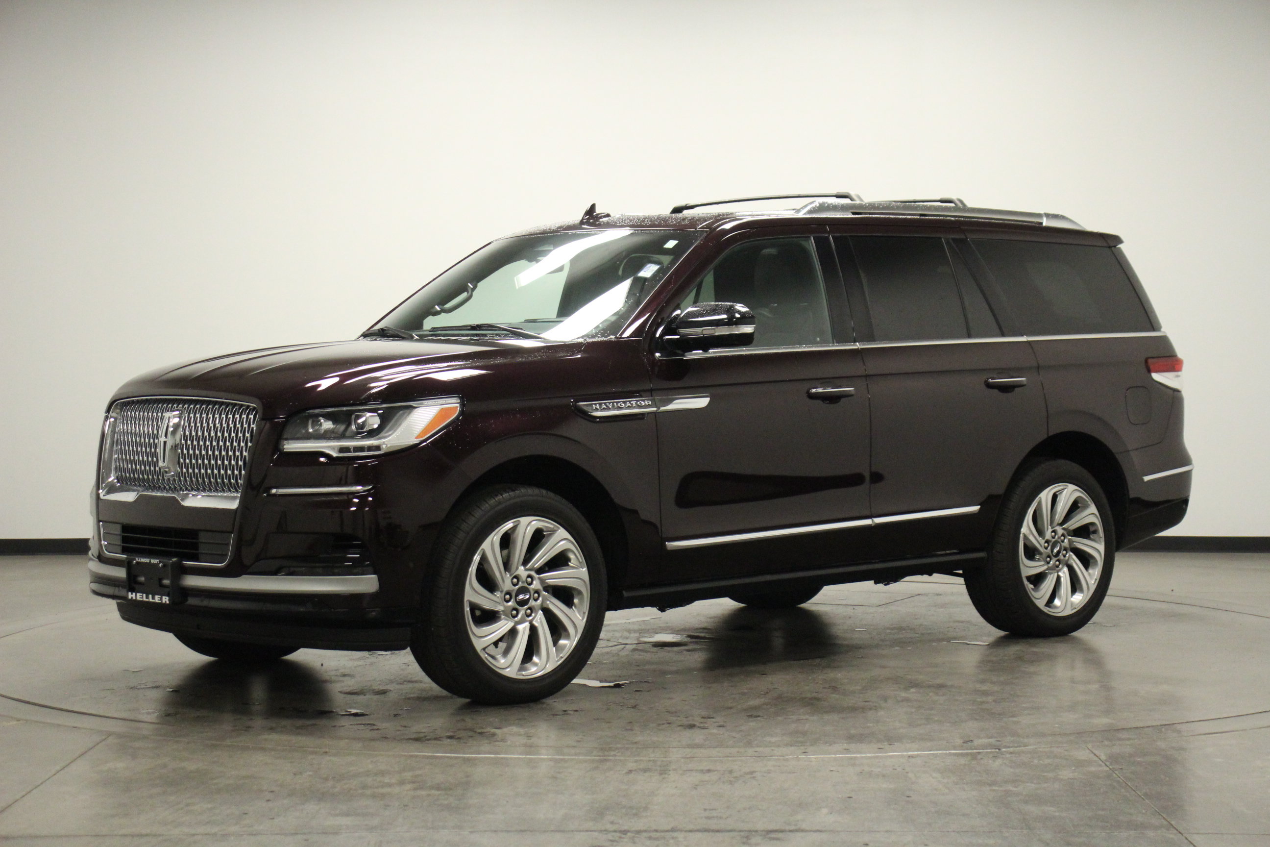 Used 2024 Lincoln Navigator Reserve AWD/4WD image 4
