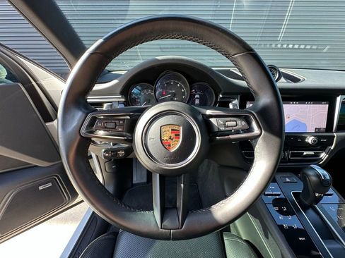 Certified 2023 Porsche Macan image 16