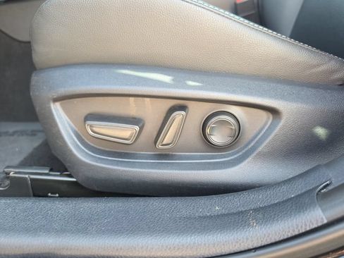 Used 2025 Toyota Camry SE FWD image 16