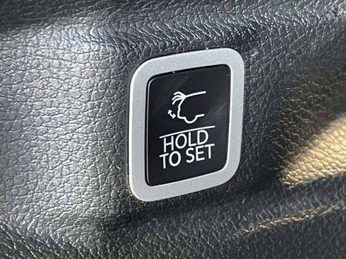 Certified 2023 Jeep Grand Cherokee L Limited AWD/4WD image 46