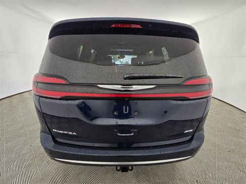 New 2025 Chrysler Pacifica Pinnacle w/ Trailer Tow Group image 12